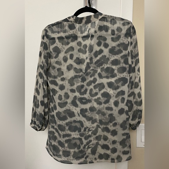 Banana Republic Animal Print Long Sleeve Sheer Button Down Blouse Size XS - Picture 7 of 8